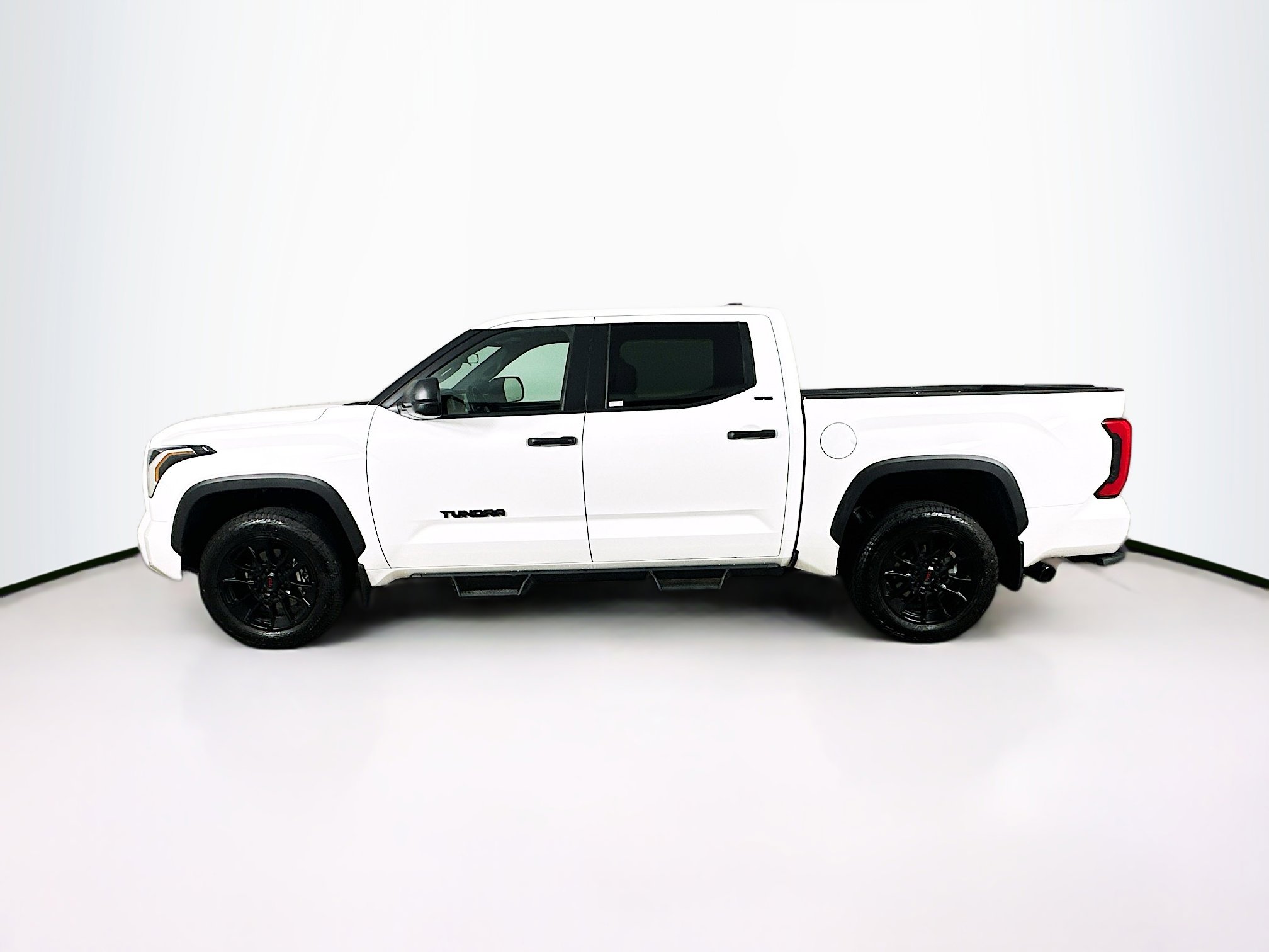 Used 2025 Toyota Tundra SR5 AWD/4WD image 4