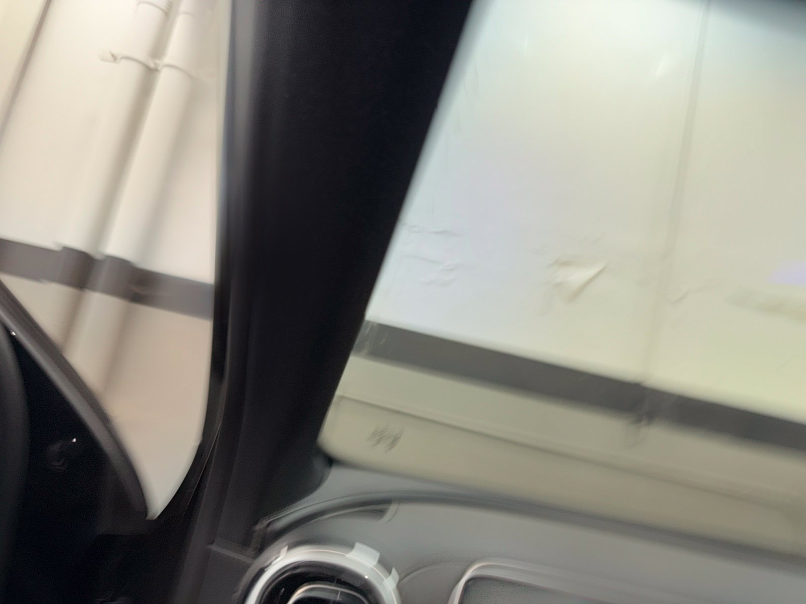 Used 2025 Mercedes-Benz GLC 350e 4MATIC image 33