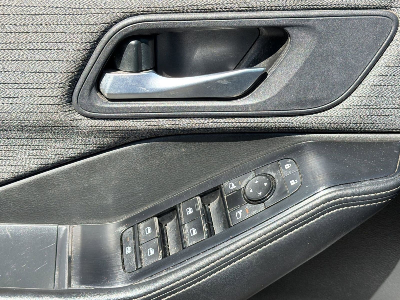 Used 2023 Nissan Rogue SV image 20