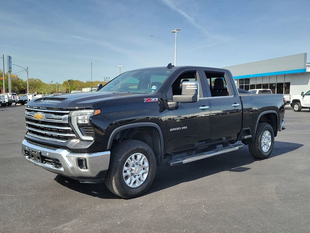 Used 2024 Chevrolet Silverado 2500 LTZ w/ LTZ Convenience Package image 12