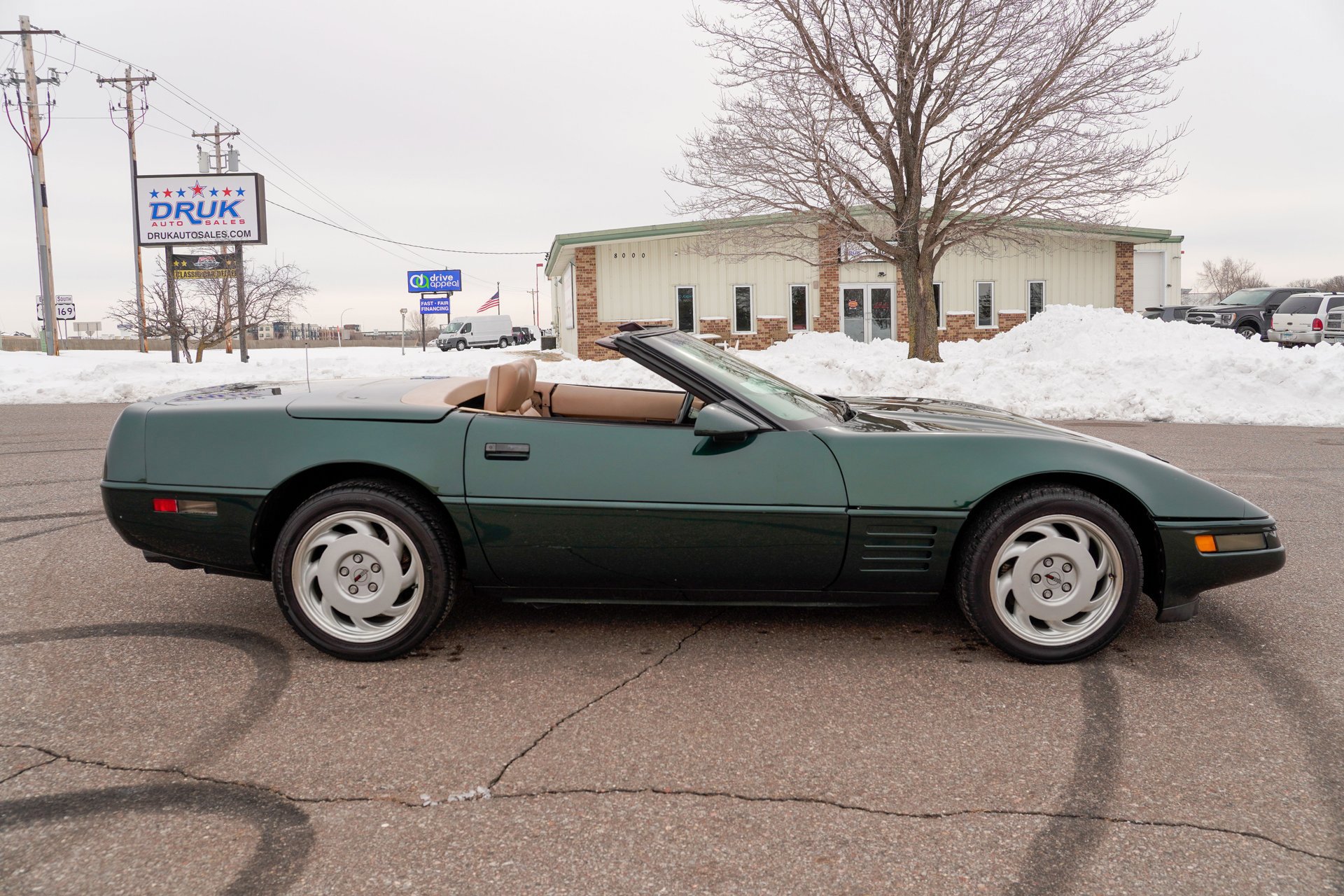 Used 1992 Chevrolet Corvette 2dr Convertible image 2