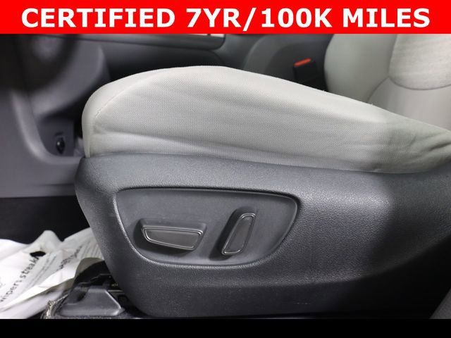 Used 2024 Toyota Sienna LE image 17