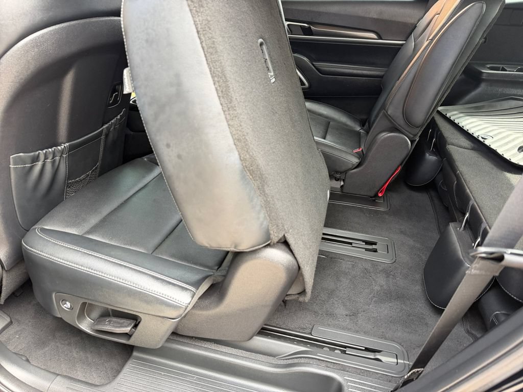 Used 2023 Kia Telluride S FWD image 16