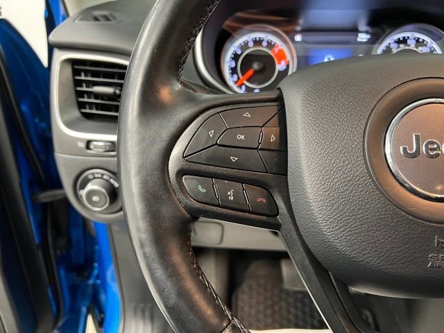 Used 2020 Jeep Cherokee Trailhawk w/ Technology Group image 26