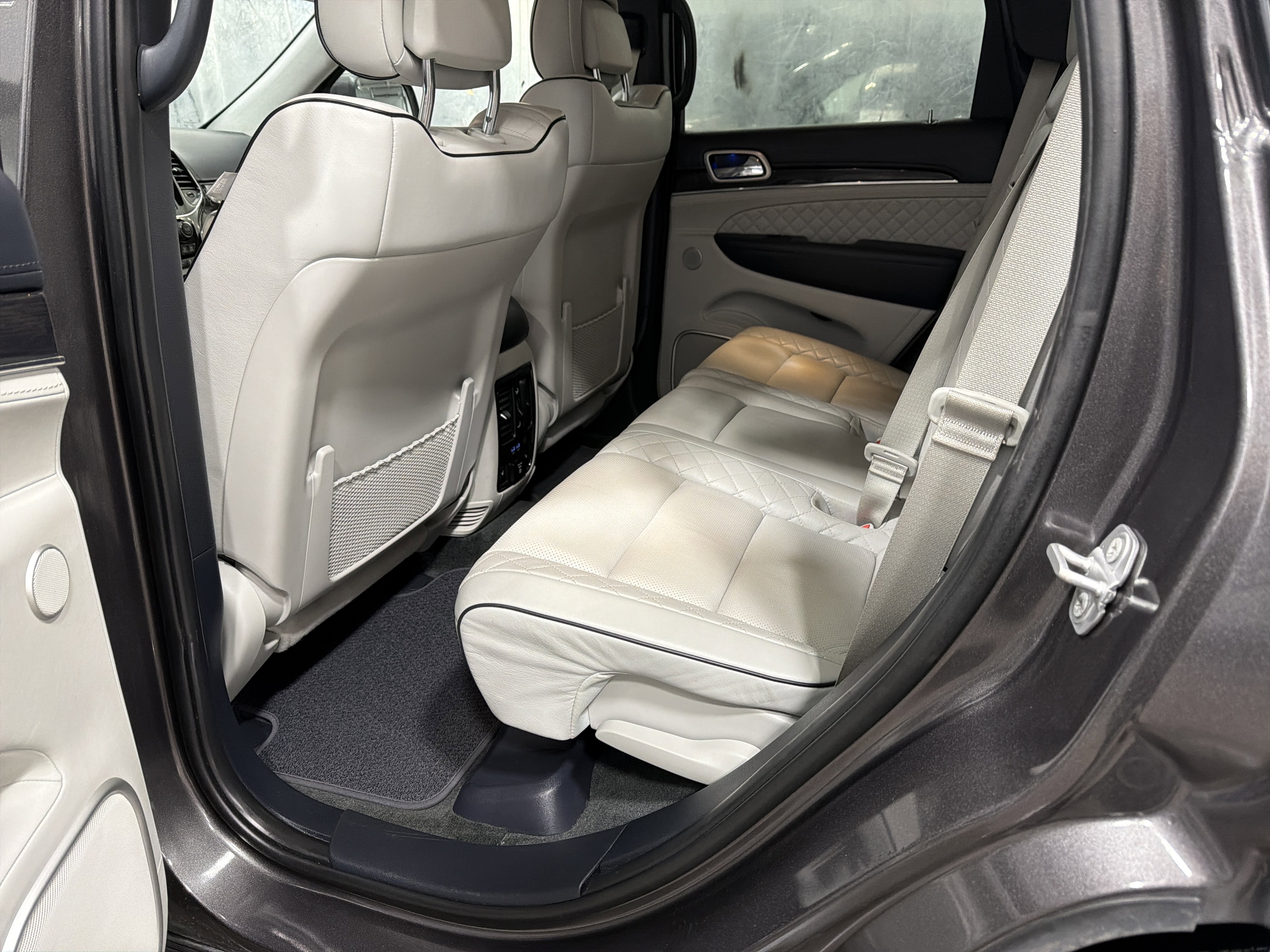 Used 2020 Jeep Grand Cherokee Summit image 22