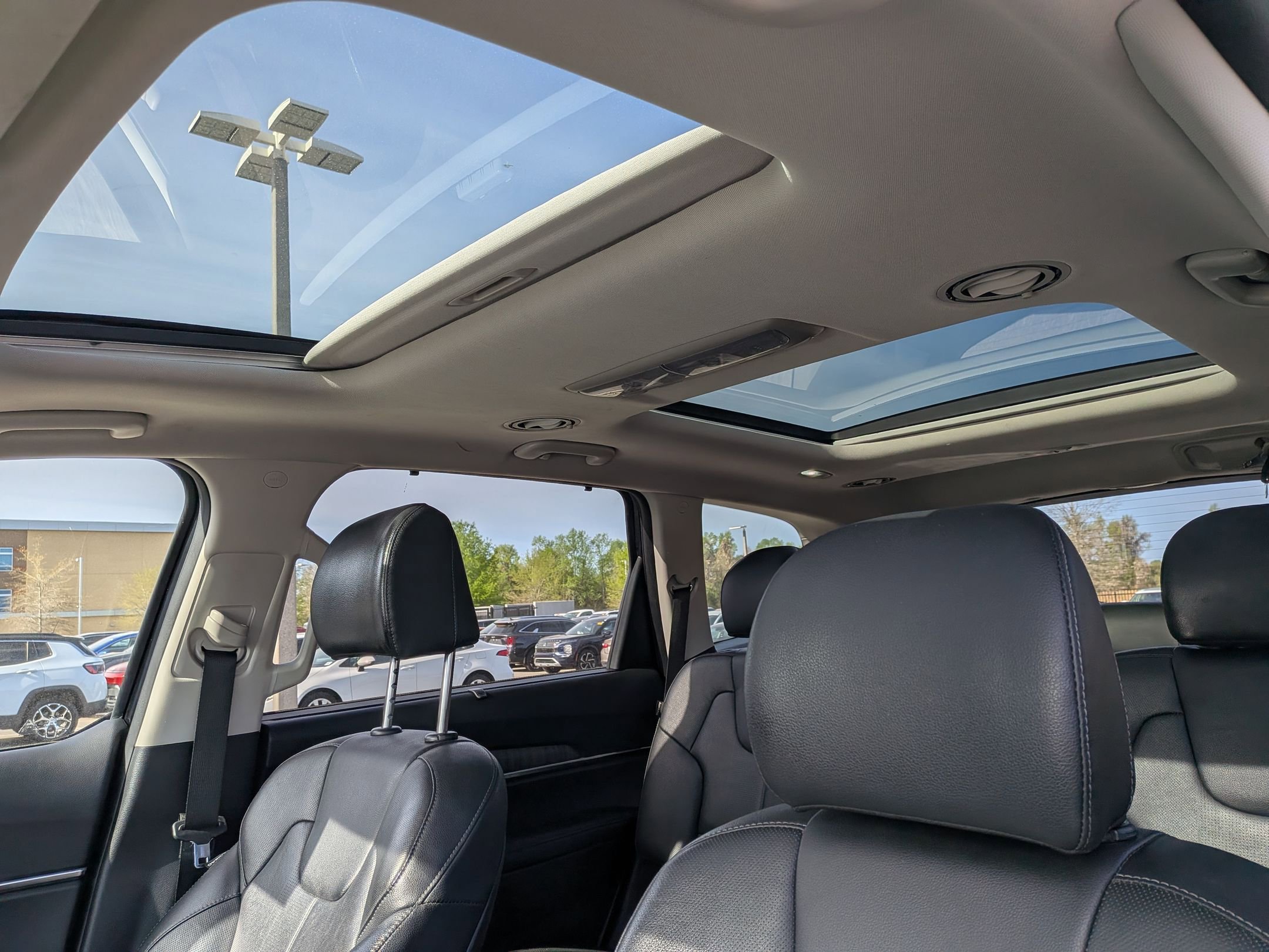 Used 2023 Kia Telluride SX image 16