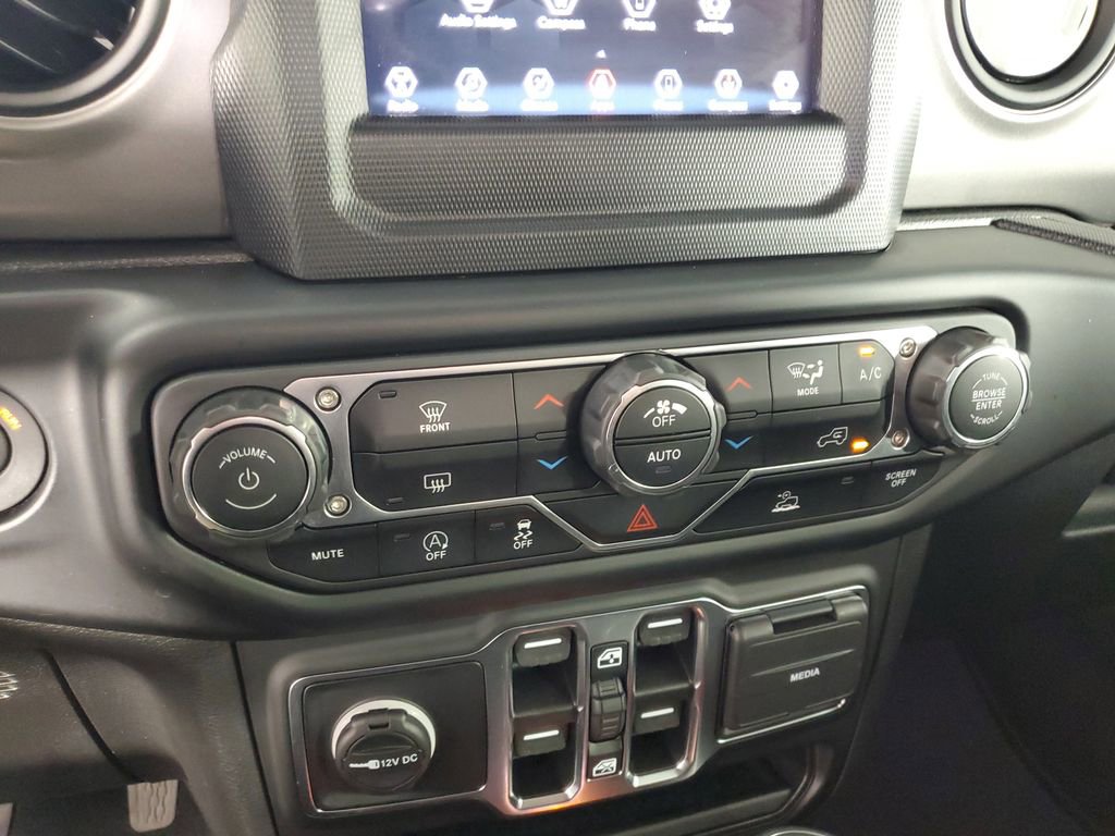 Used 2023 Jeep Gladiator Willys image 19