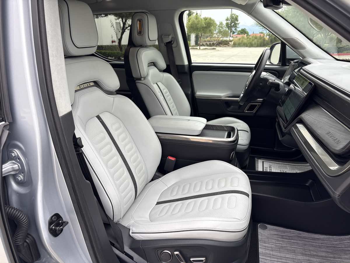 Used 2023 Rivian R1T Launch Edition AWD/4WD image 17