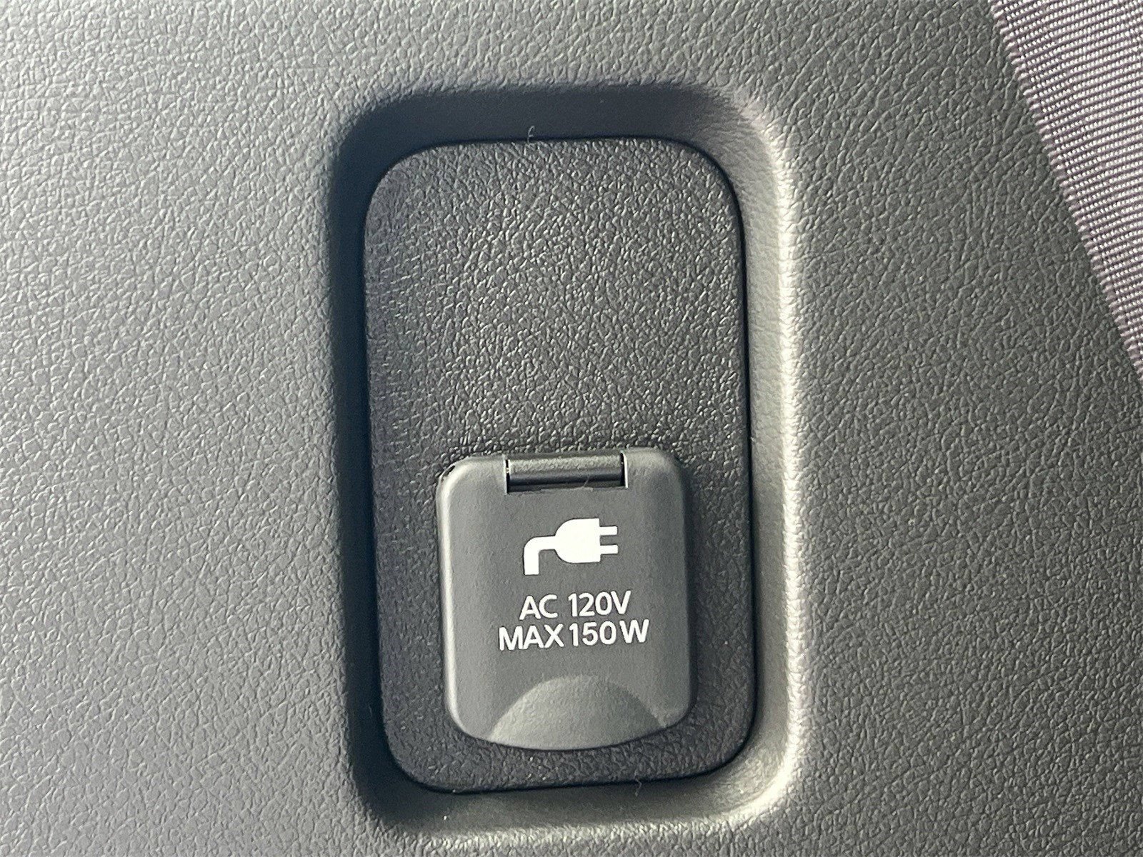 New 2025 Nissan Armada SL w/ Captain's Chari Seat Package AWD/4WD image 28