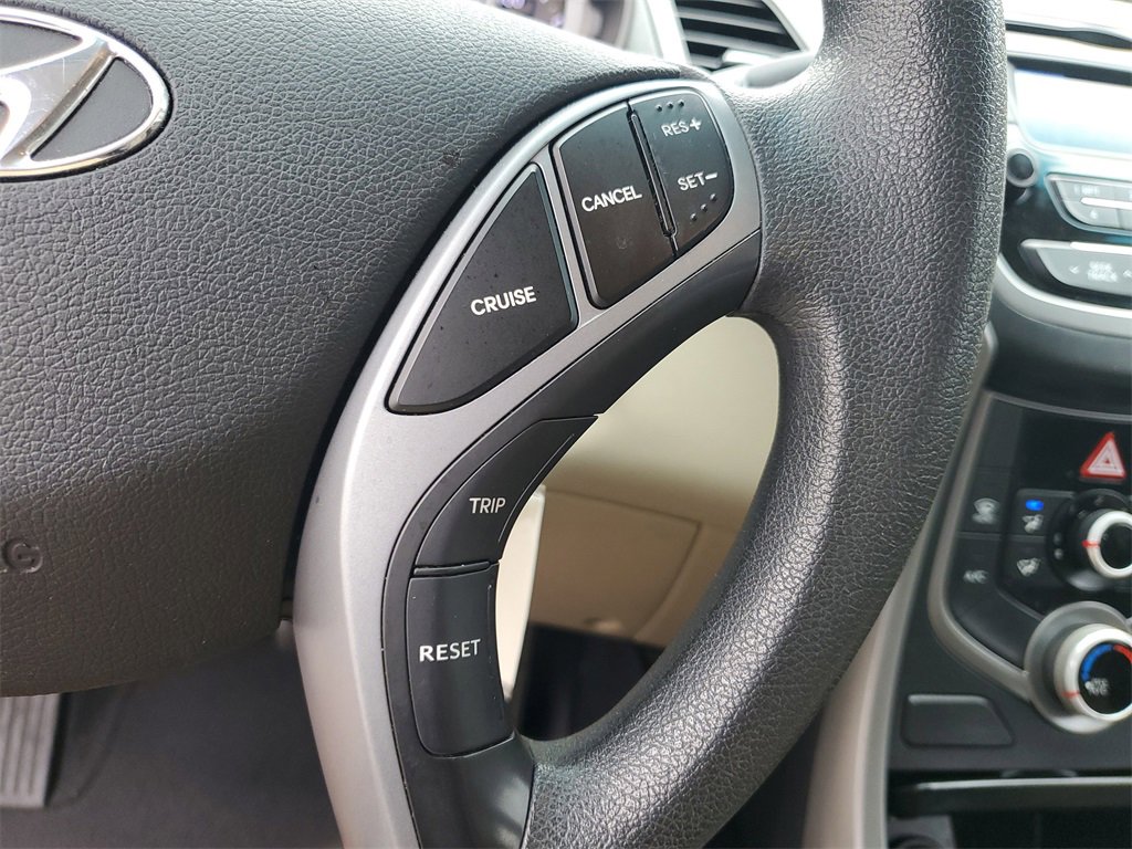 Used 2016 Hyundai Elantra SE image 24