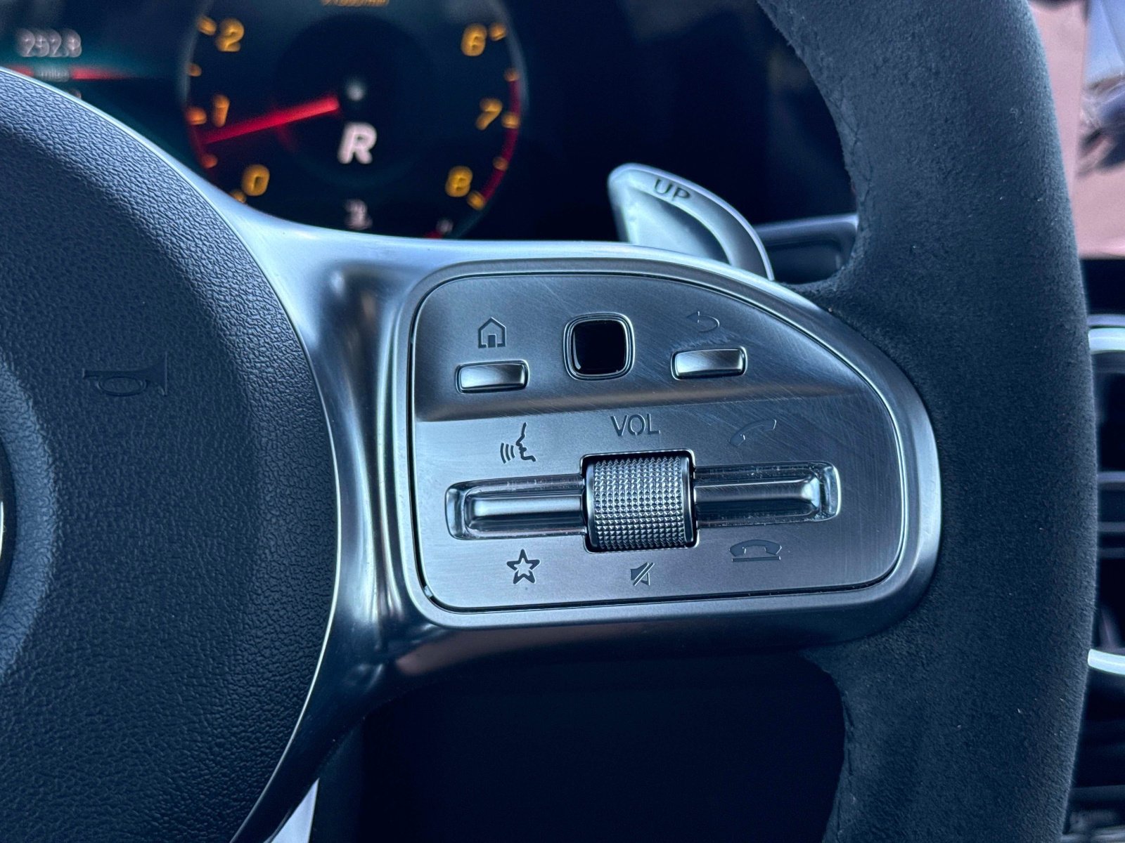 Certified 2022 Mercedes-Benz GLB 35 AMG 4MATIC image 32