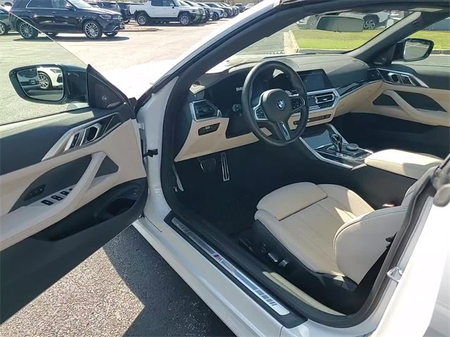 Used 2023 BMW 440i xDrive Convertible w/ Premium Package image 11