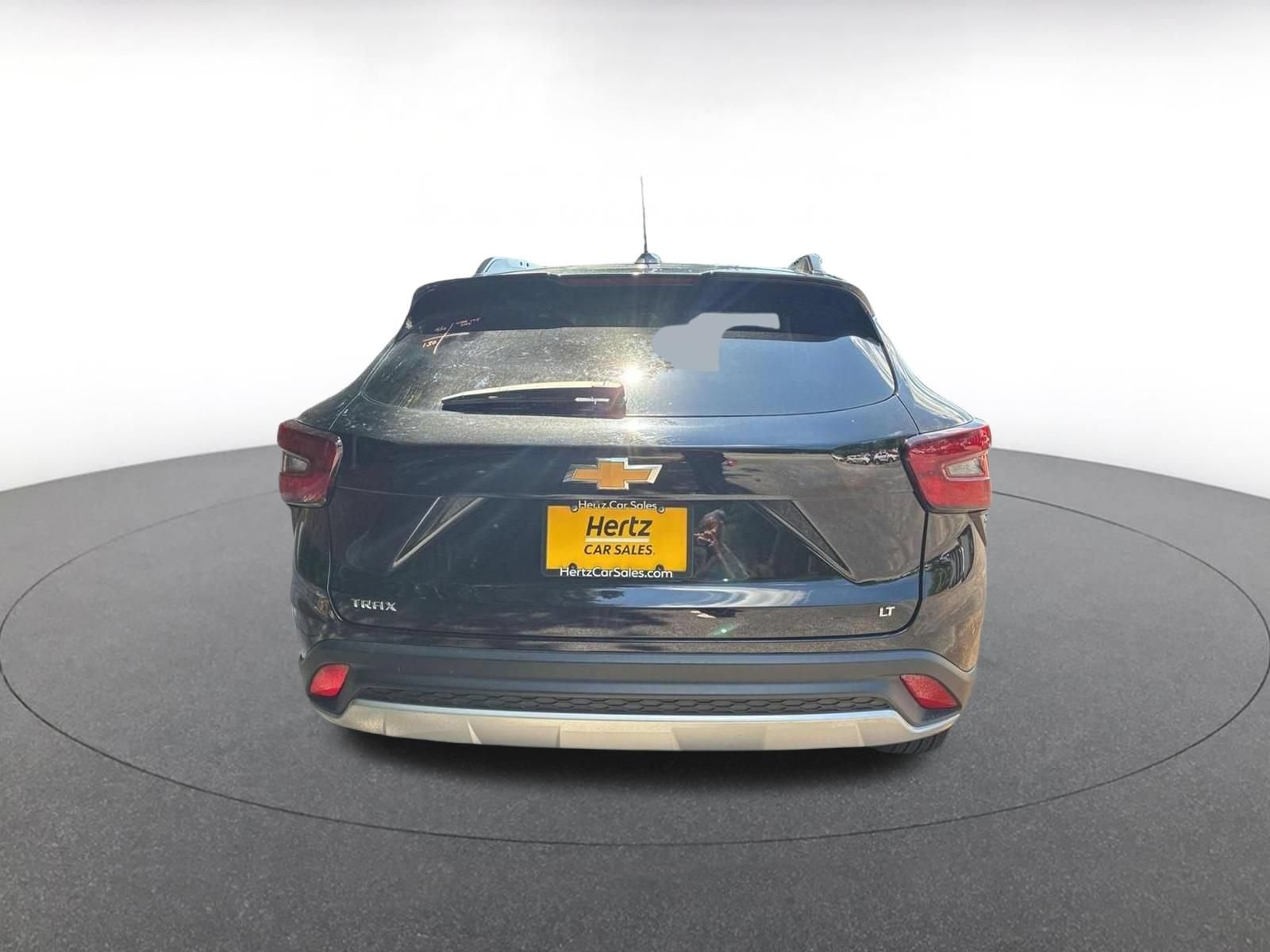 Used 2025 Chevrolet Trax LT FWD image 6