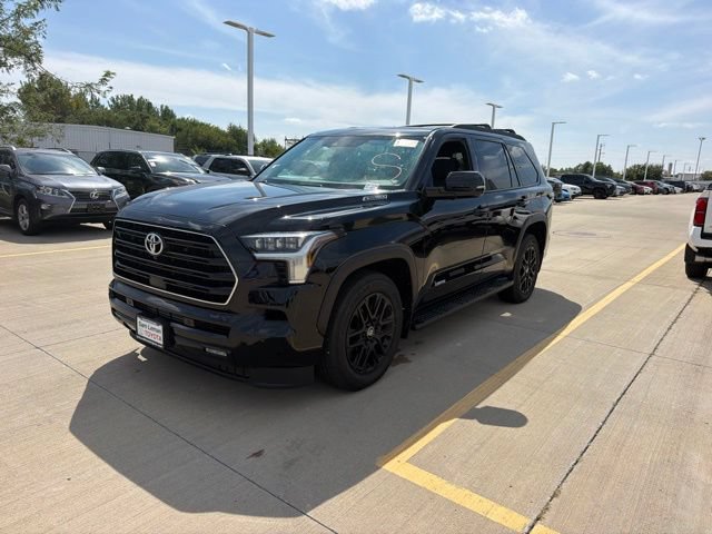 Used 2025 Toyota Sequoia Limited w/ Tow Technology Package AWD/4WD image 3