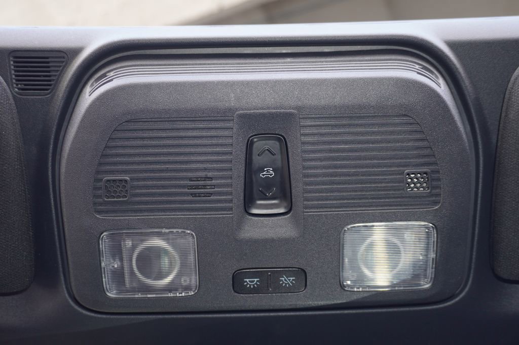 Used 2025 Ford Mustang Convertible image 26