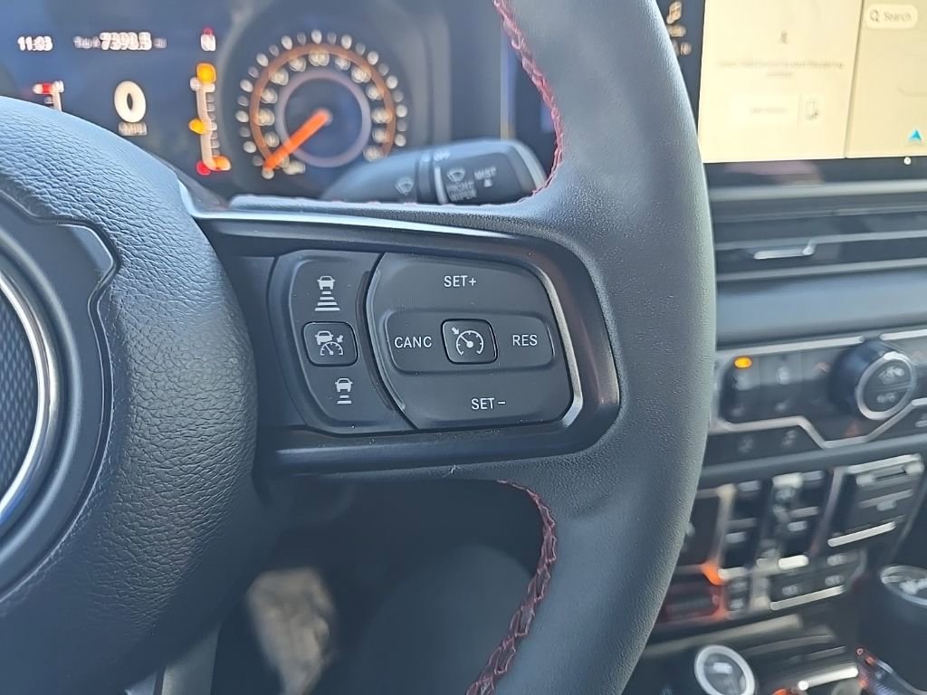 Used 2024 Jeep Wrangler Unlimited Rubicon w/ Technology Group image 12