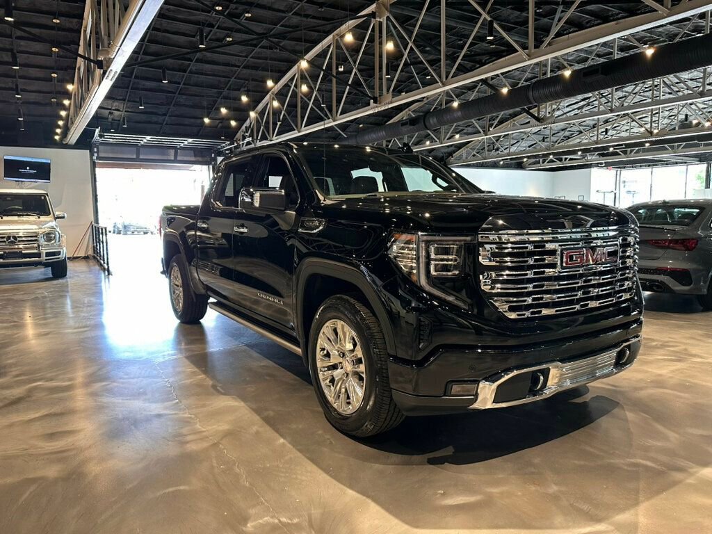 Used 2022 GMC Sierra 1500 Denali w/ Technology Package AWD/4WD image 7