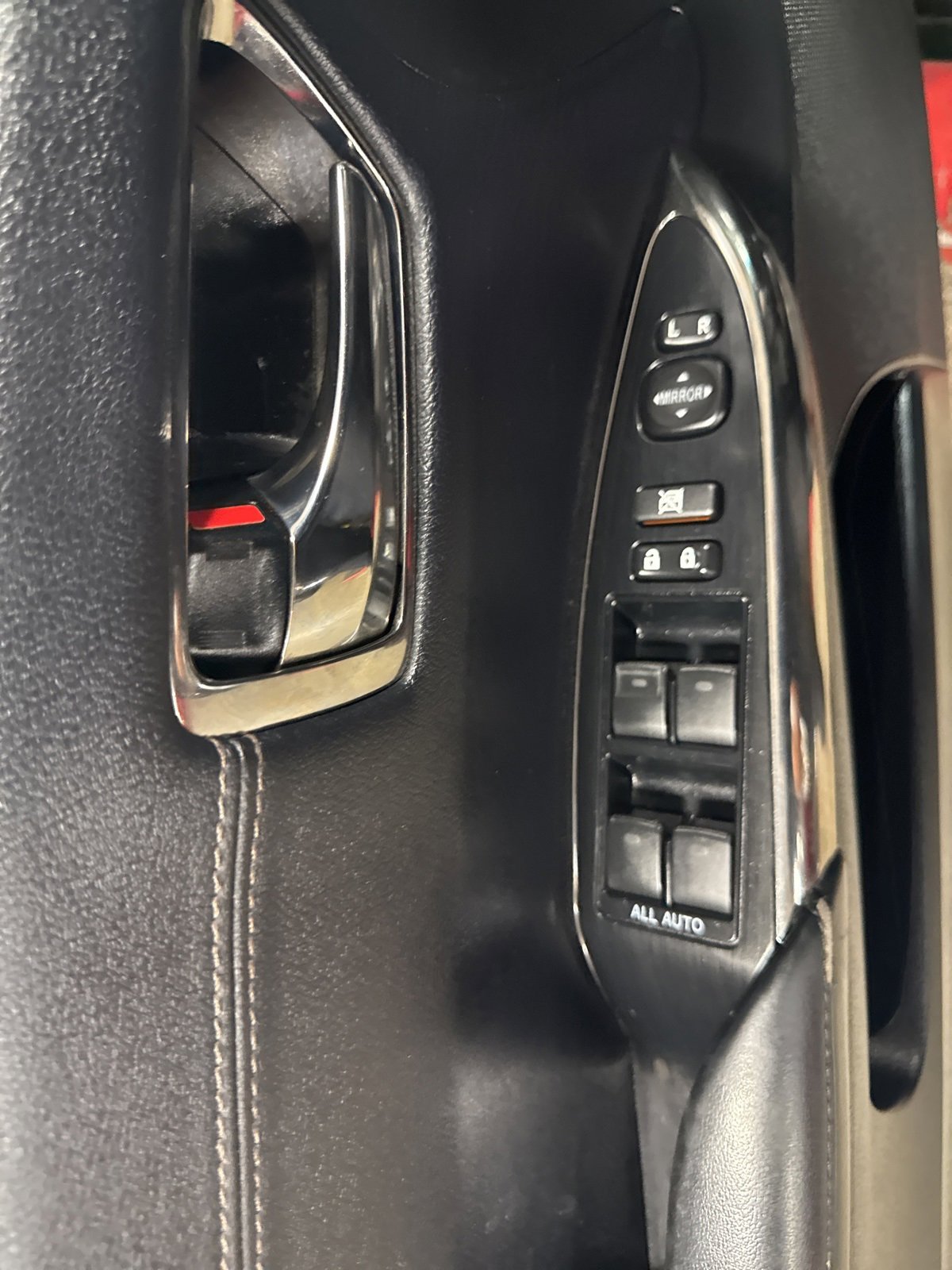 Used 2018 Toyota Avalon XLE Plus image 6