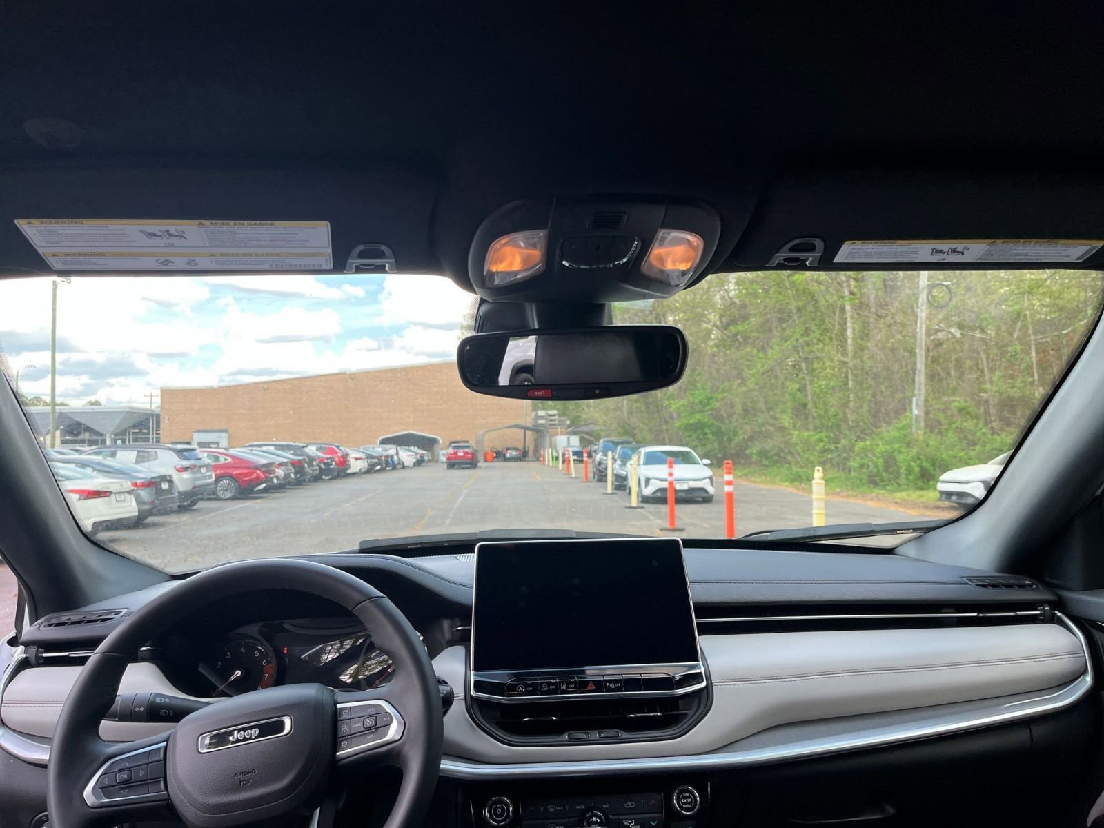 Used 2025 Jeep Compass Limited image 34