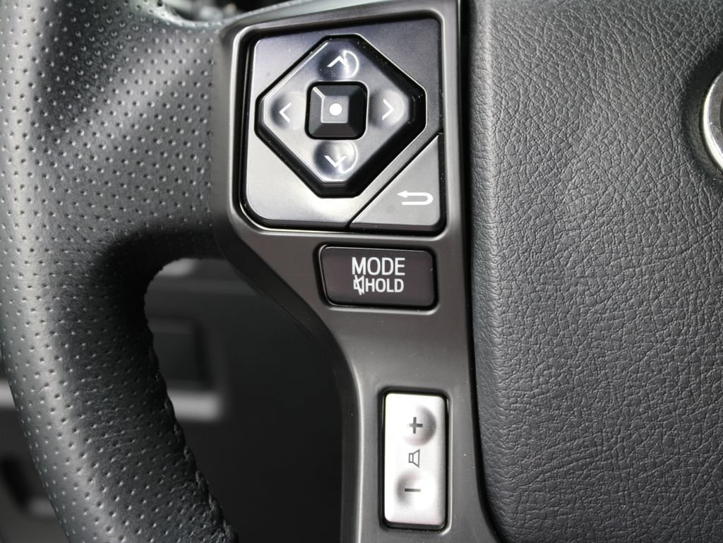 Used 2017 Toyota 4Runner SR5 AWD/4WD image 43