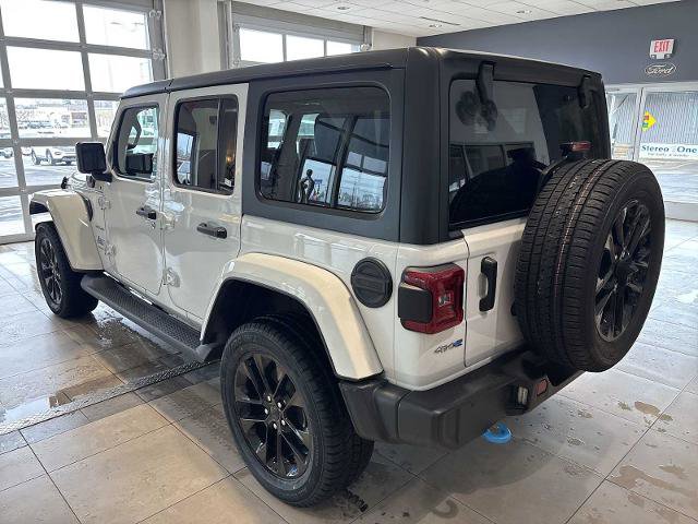 Used 2023 Jeep Wrangler Unlimited Sahara w/ Cold Weather Group image 5
