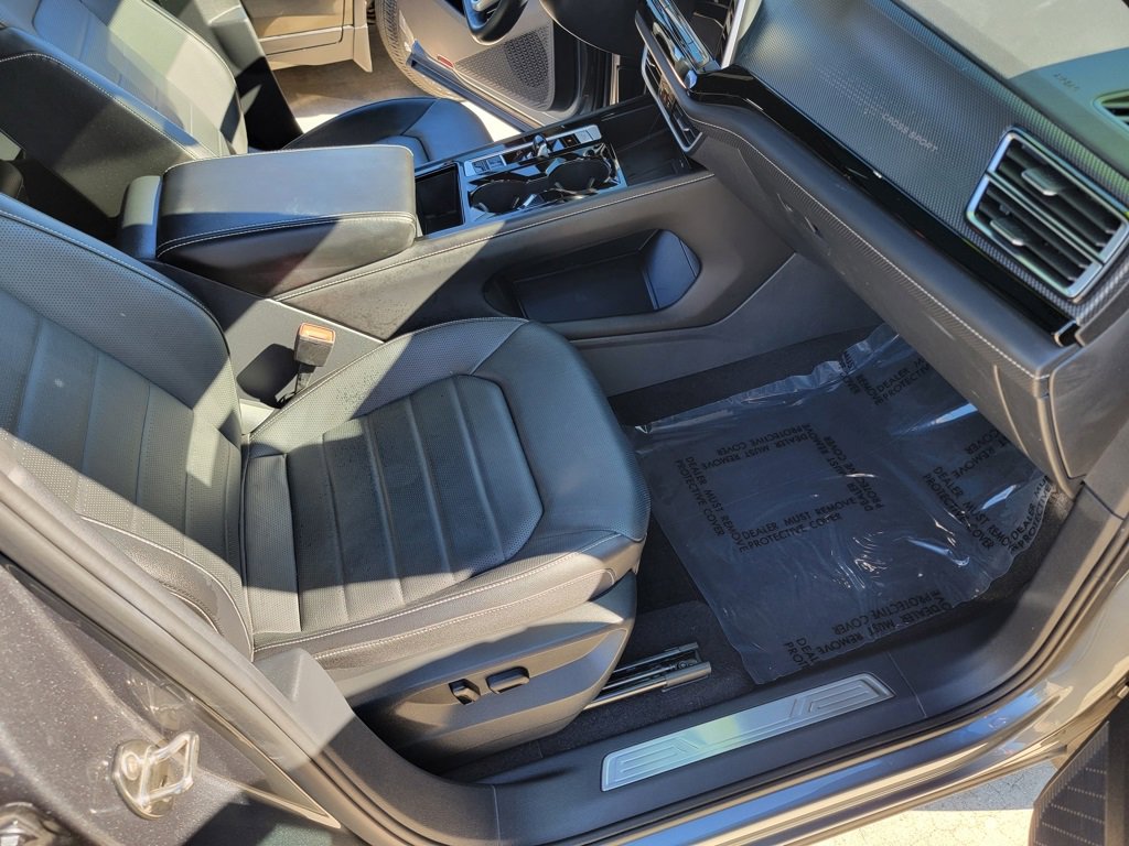 Used 2024 Volkswagen Atlas Cross Sport SEL R-Line image 16