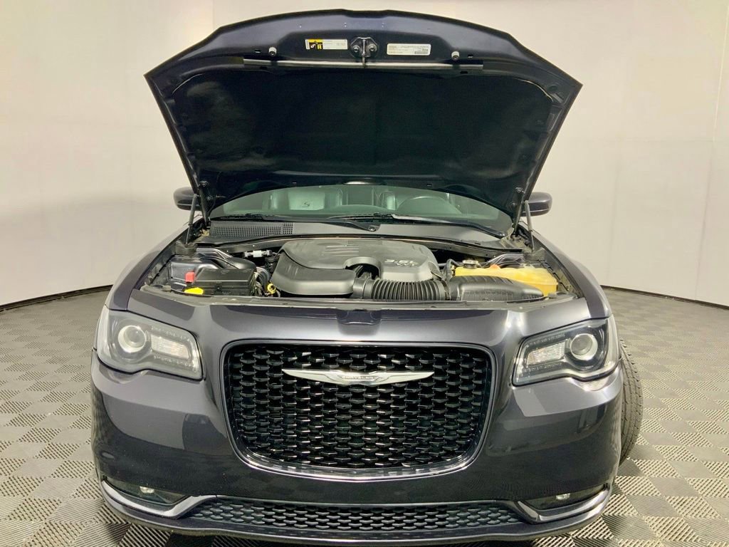 Used 2016 Chrysler 300 S RWD image 6