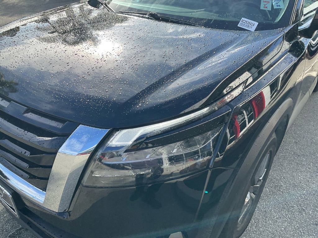 Used 2024 Nissan Pathfinder SV image 33