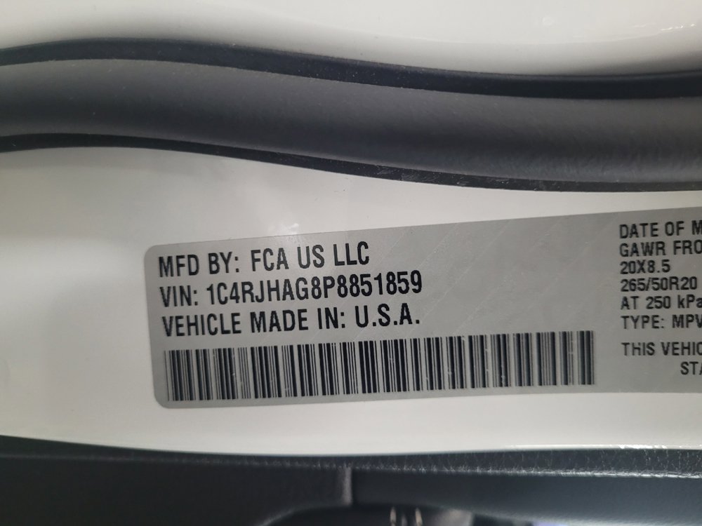 Used 2023 Jeep Grand Cherokee Altitude AWD/4WD image 33