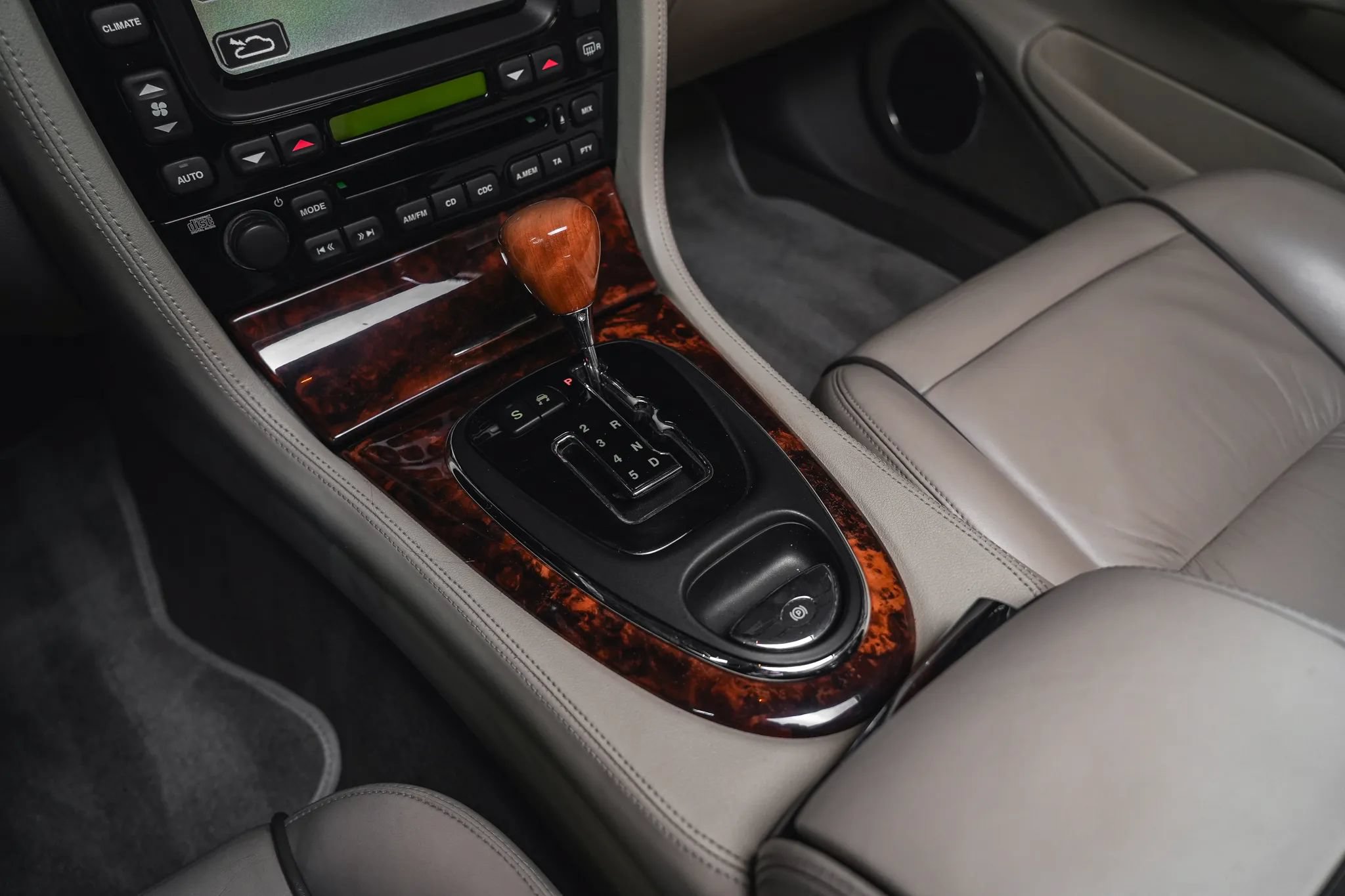 Used 2006 Jaguar XJ Vanden Plas RWD image 56