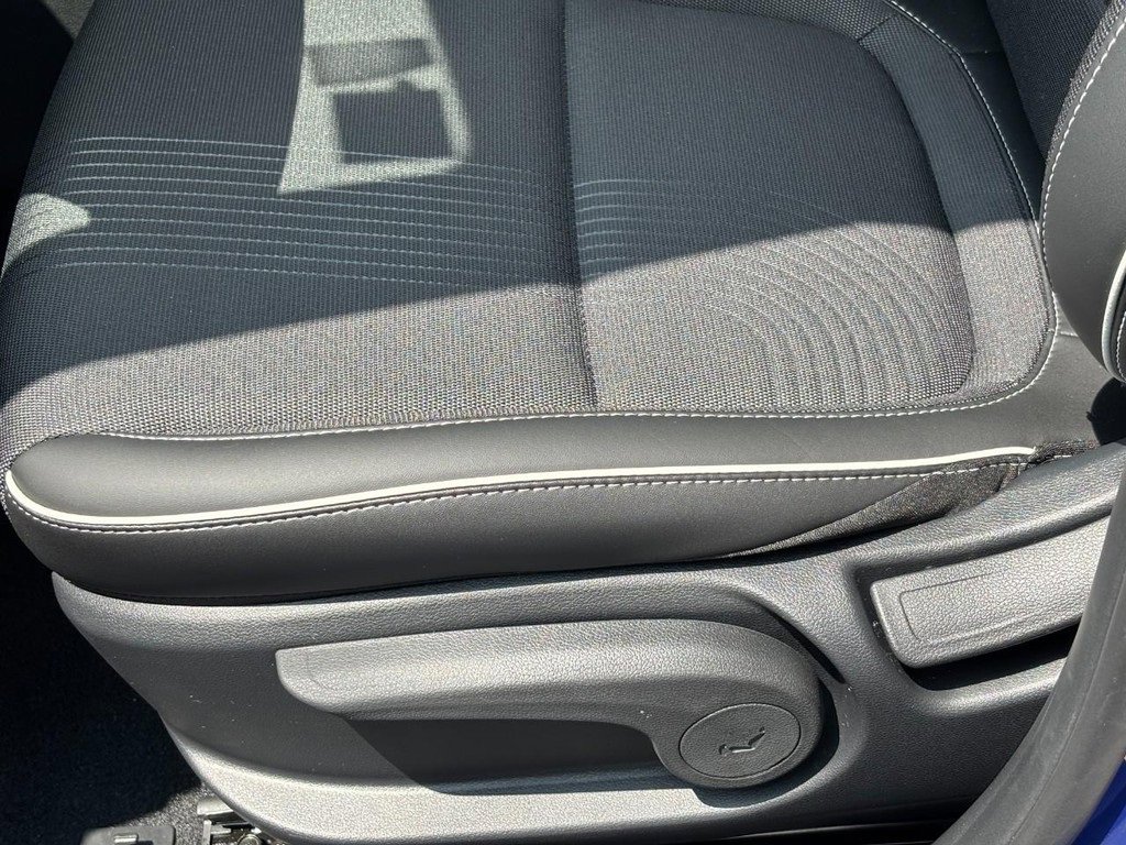 Certified 2025 Hyundai Venue Limited image 43