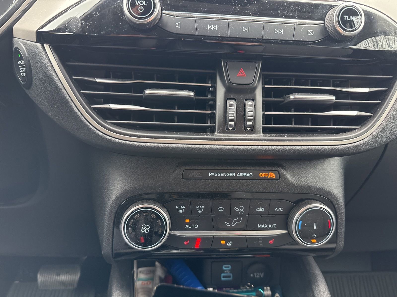 Used 2022 Ford Escape SE w/ Cold Weather Package image 5