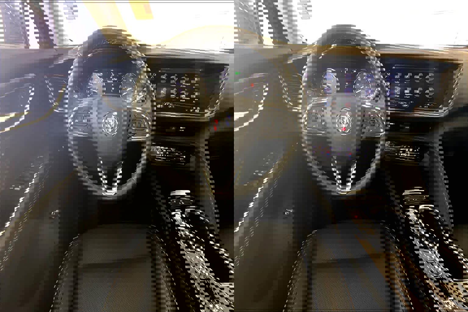 Certified 2021 Buick Envision Essence w/ Sport Touring Package image 6