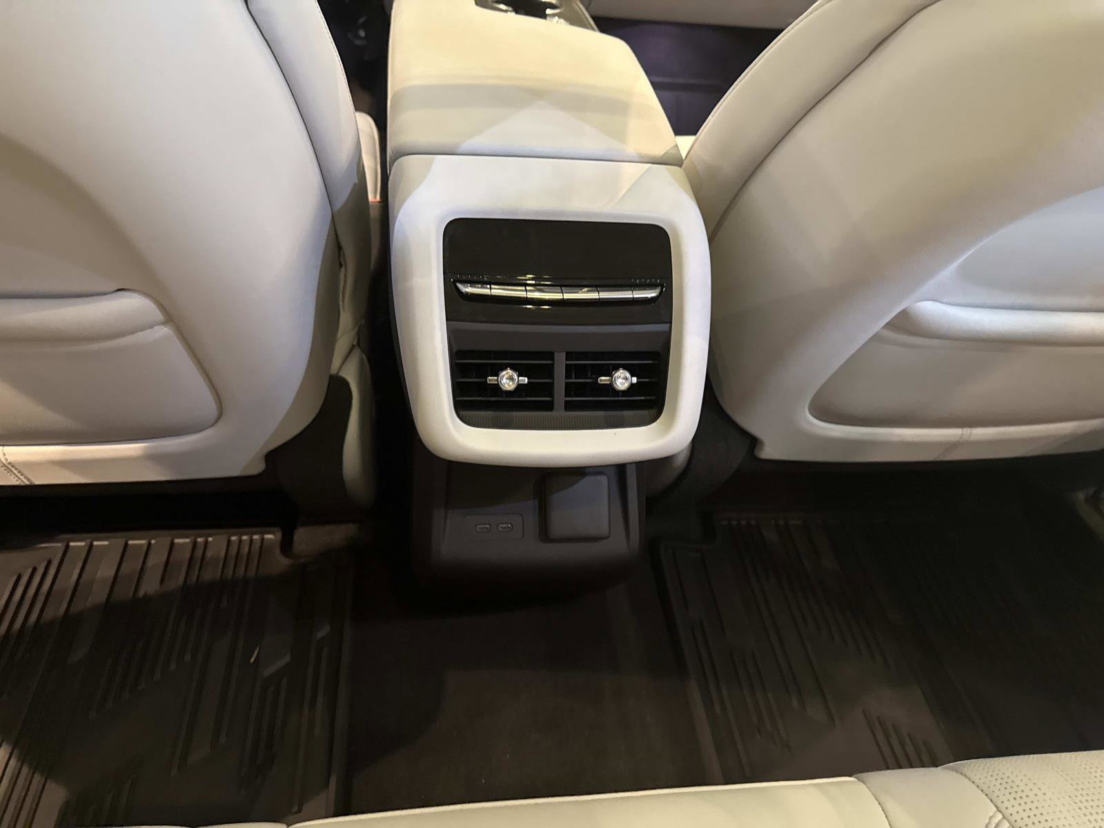 New 2025 Cadillac Lyriq Luxury image 17