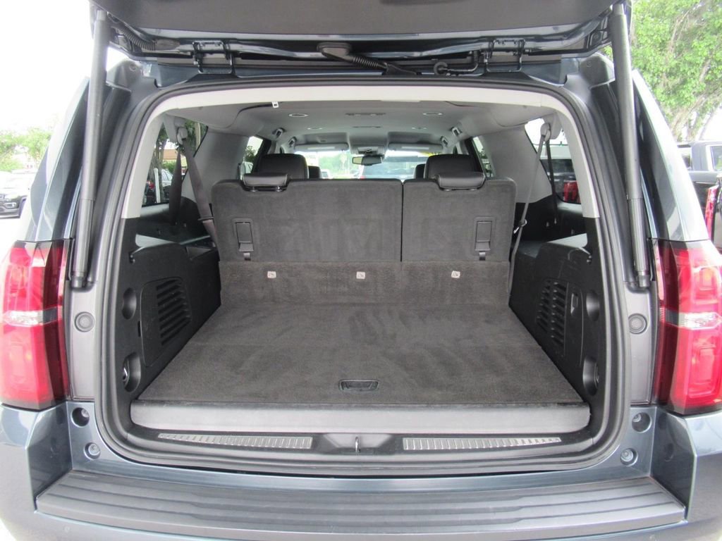 Used 2020 Chevrolet Suburban LT RWD image 36