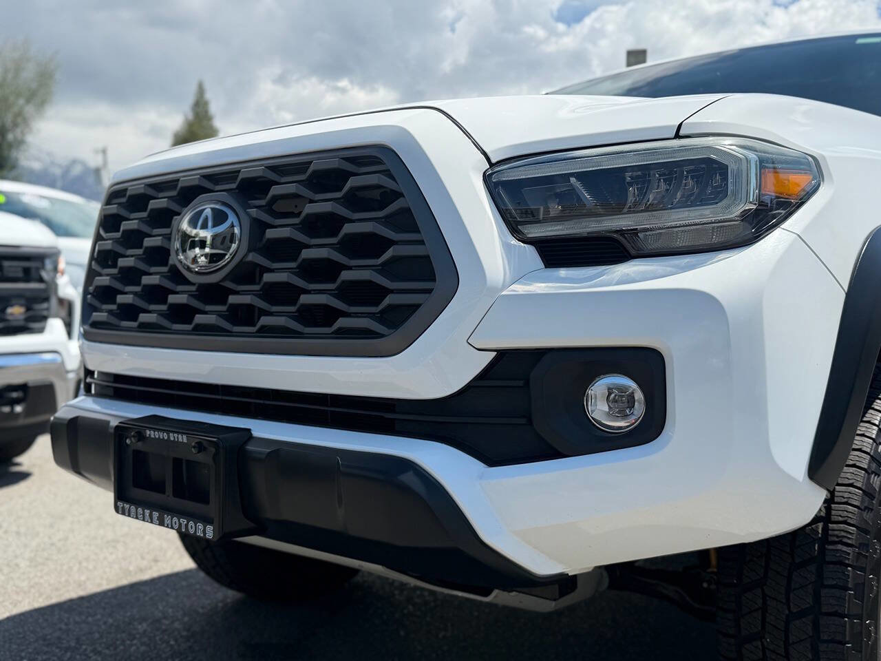 Used 2020 Toyota Tacoma TRD Off-Road w/ Technology Package AWD/4WD image 37
