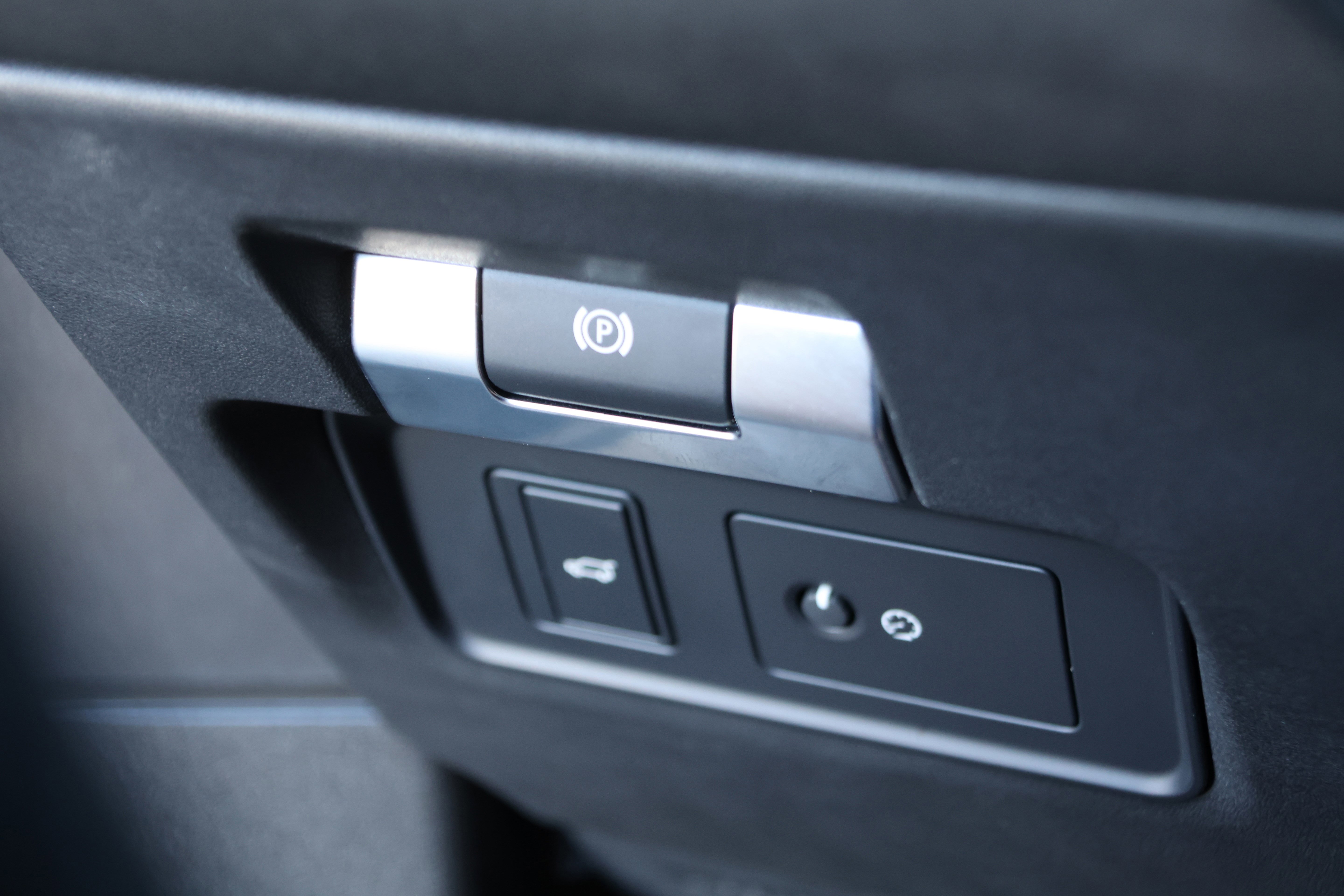 Used 2020 Land Rover Range Rover Evoque SE image 15