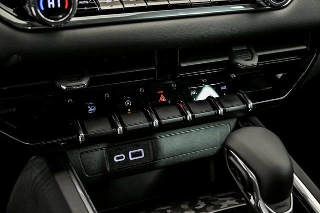 New 2026 GMC Canyon Elevation w/ Convenience Package image 17