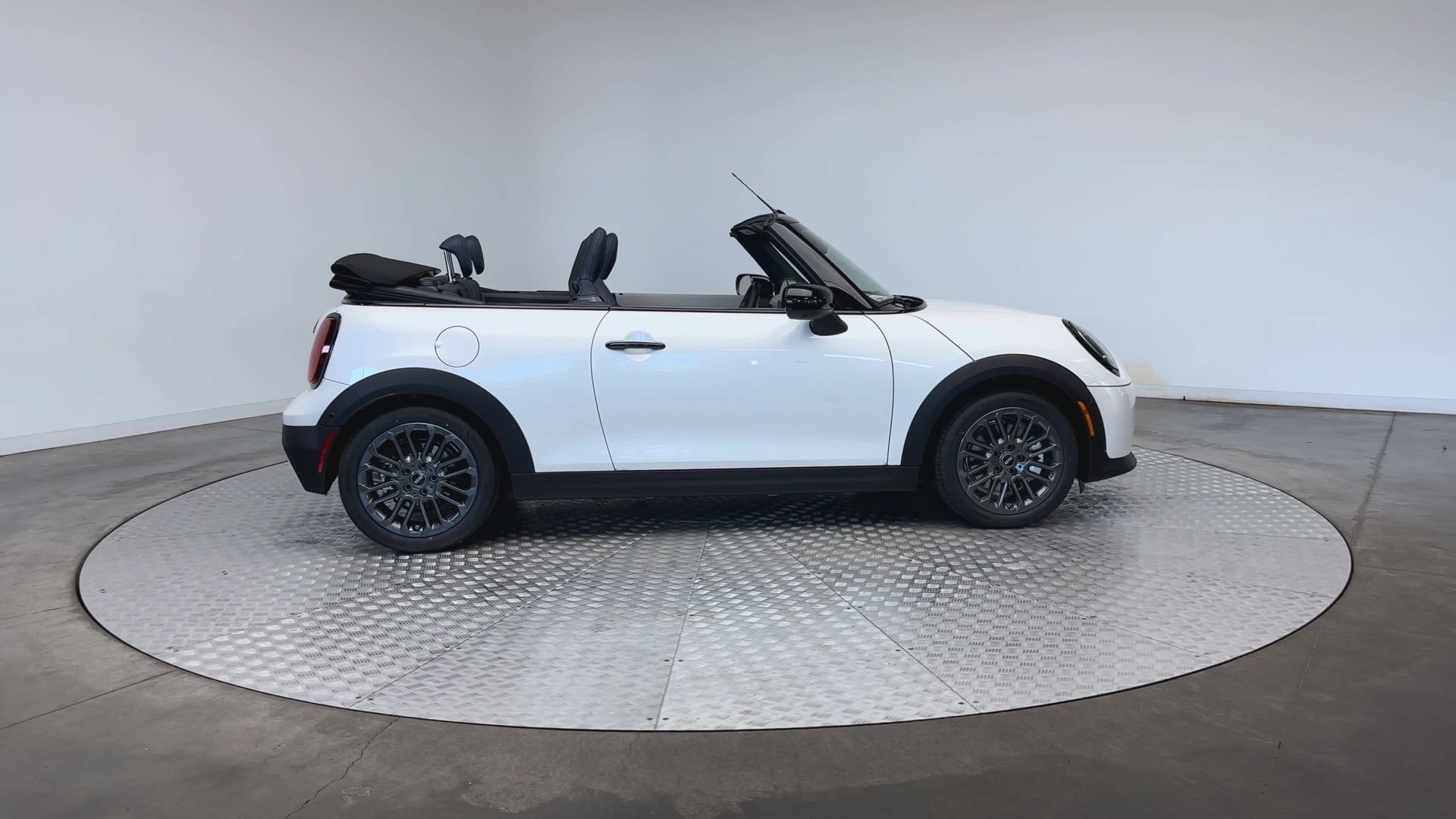 New 2026 MINI Cooper S FWD image 9