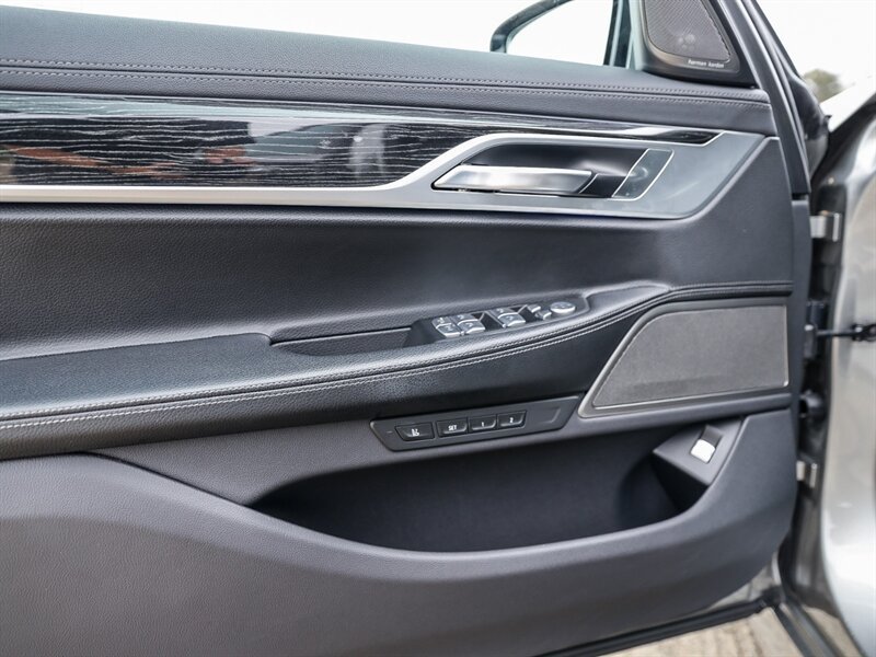 Used 2021 BMW 740i w/ M Sport Package RWD image 26