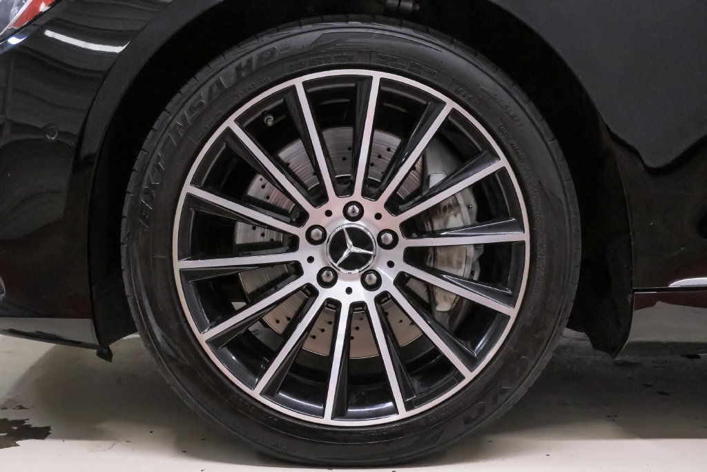 Used 2018 Mercedes-Benz S 560 Sedan image 35