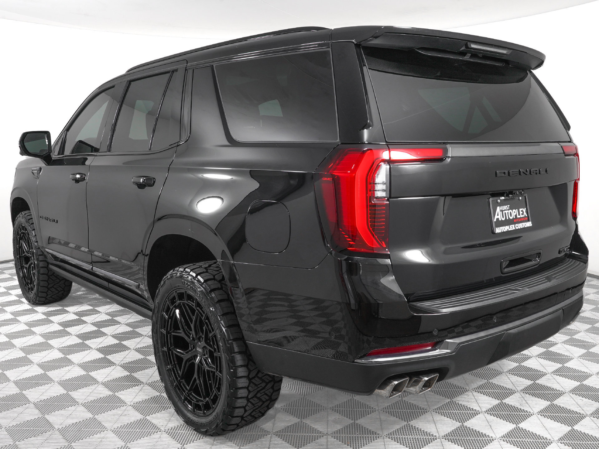 Used 2026 GMC Yukon Denali Ultimate w/ LPO, Floor Liner Package AWD/4WD image 8