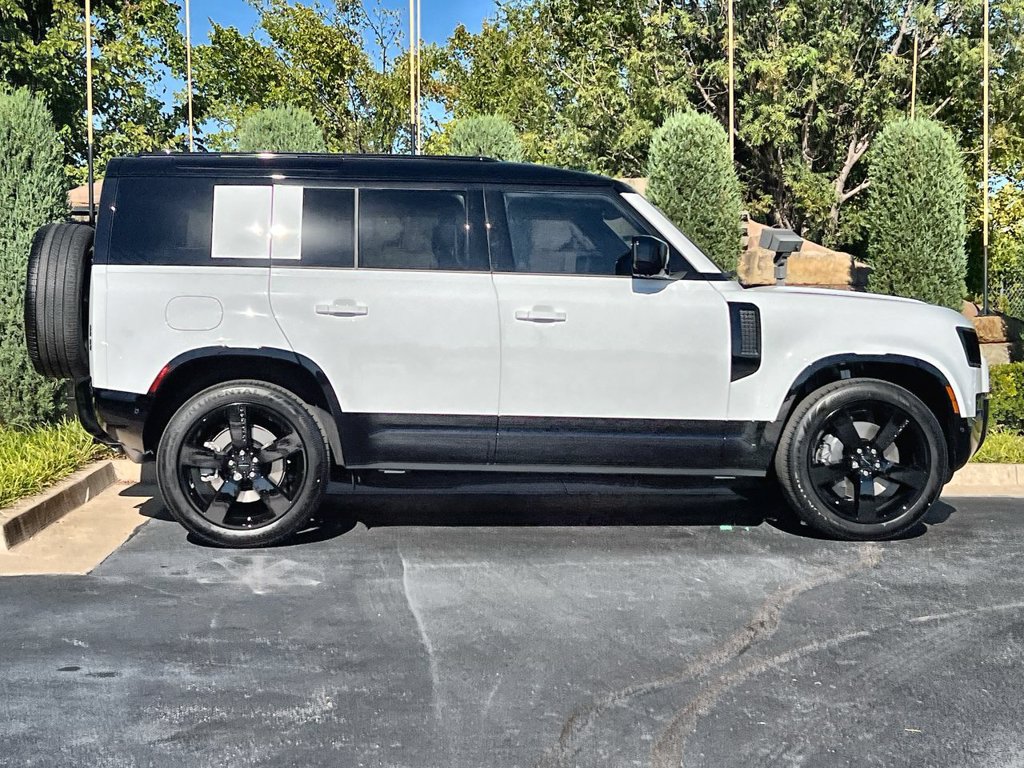 New 2026 Land Rover Defender 110 X-Dynamic SE AWD/4WD image 6