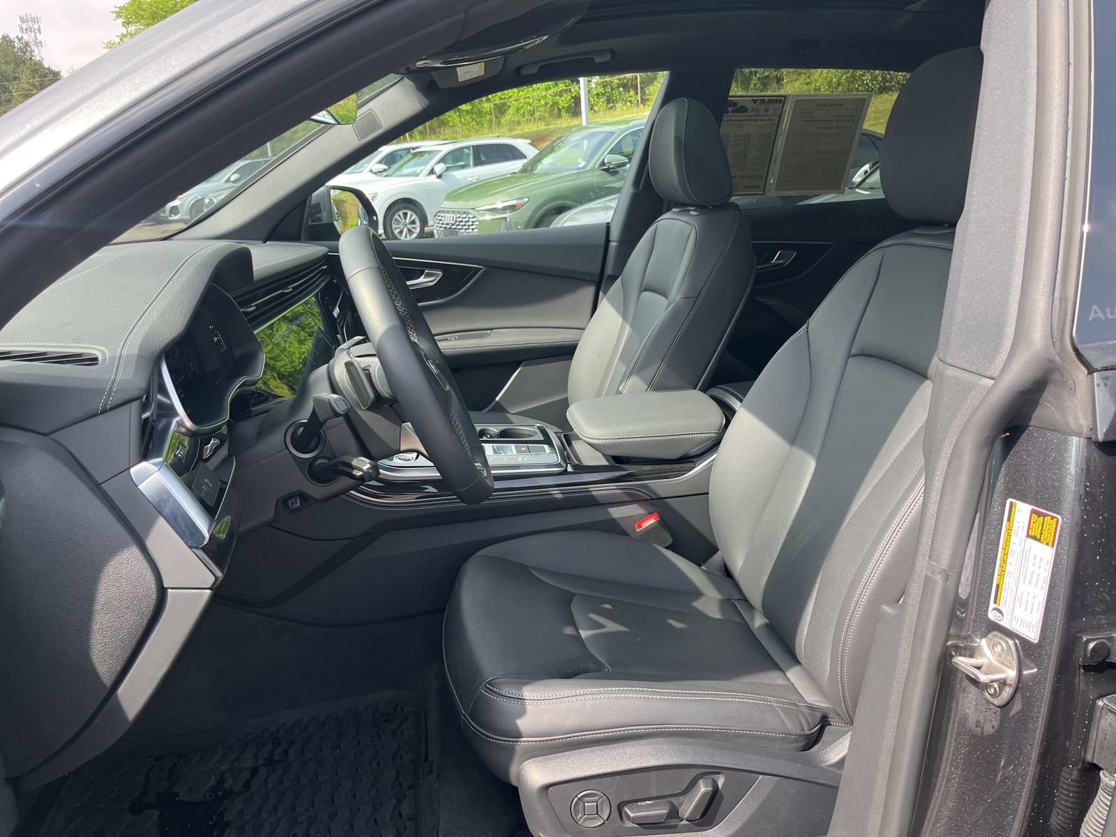 Used 2025 Audi Q8 Premium Plus w/ Premium Plus Package AWD/4WD image 30