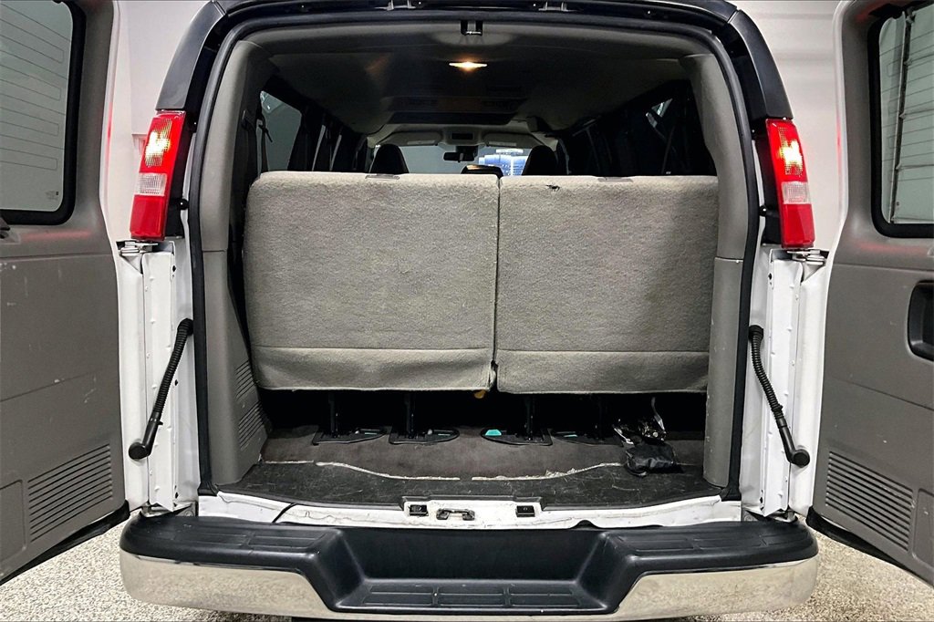 Used 2020 Chevrolet Express 3500 LT w/ LT Preferred Equipment Group image 7