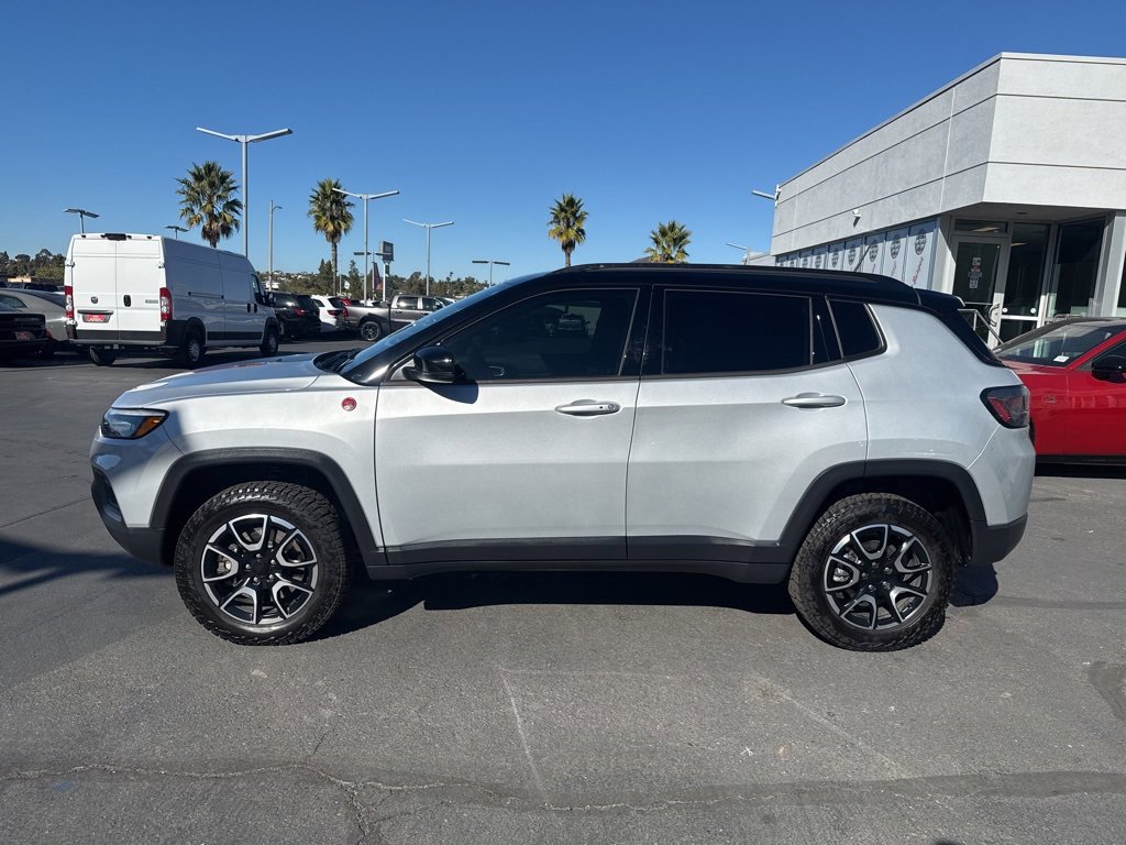 Certified 2024 Jeep Compass Trailhawk w/ Trailhawk Elite Group image 4