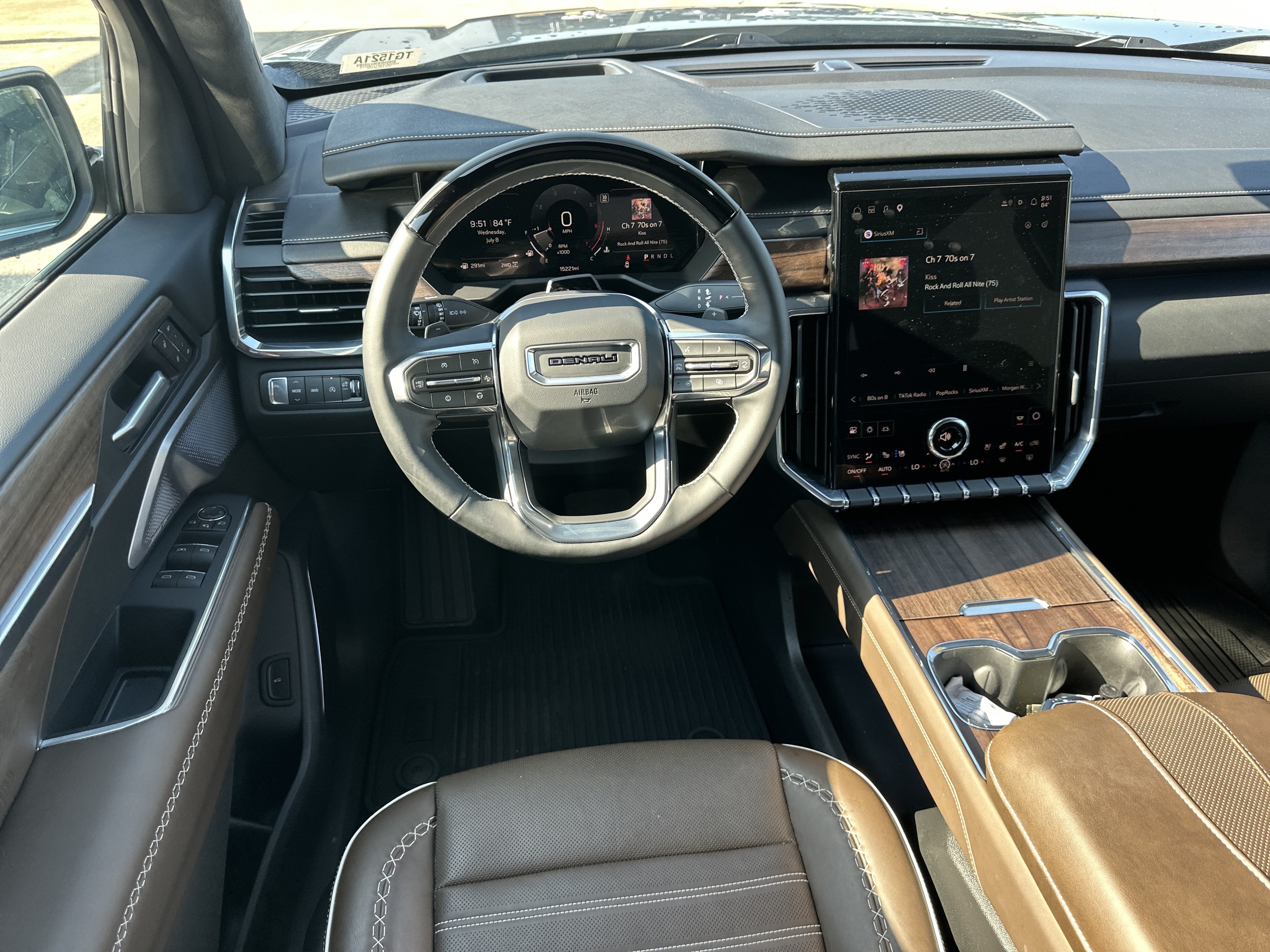 Certified 2026 GMC Acadia Denali Ultimate w/ LPO, All-Weather Package AWD/4WD image 25