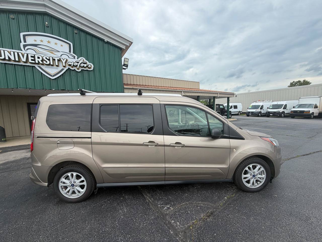 Used 2020 Ford Transit Connect XLT FWD image 2