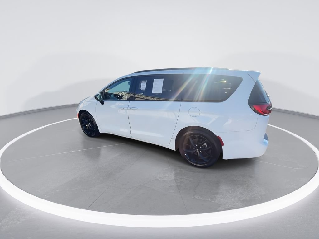 Used 2025 Chrysler Pacifica Limited FWD image 6