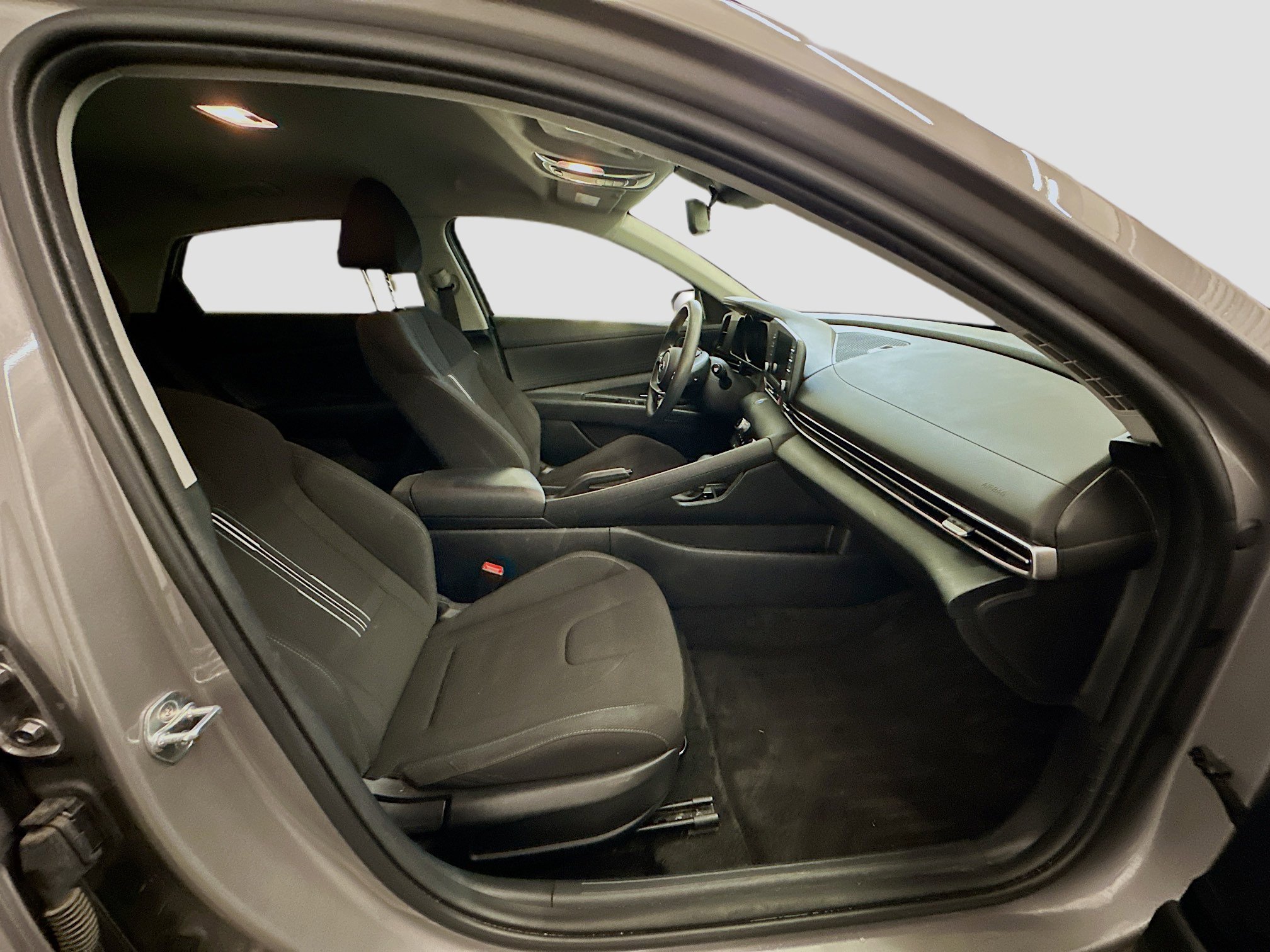 Used 2022 Hyundai Elantra SEL image 31